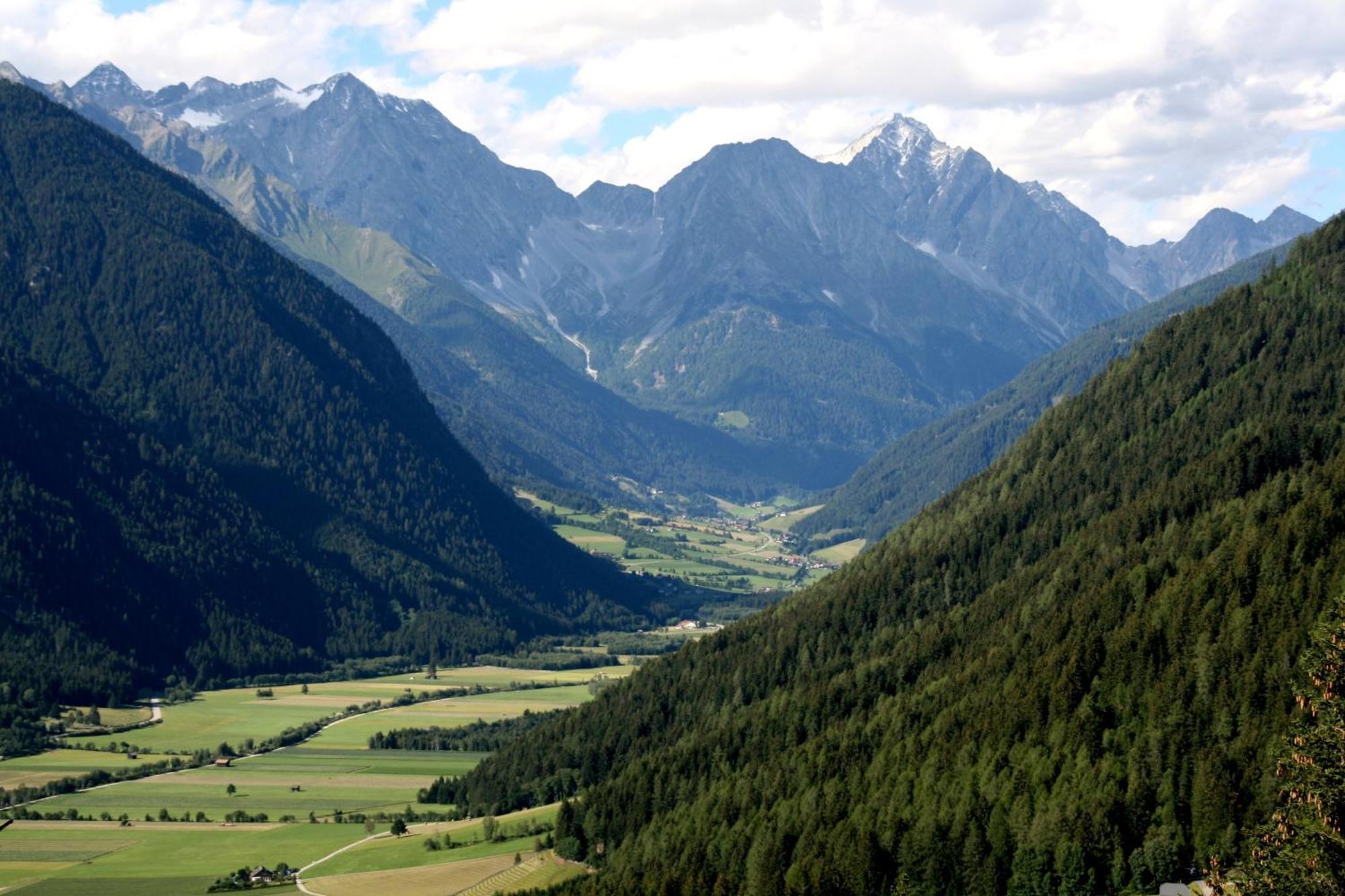 Garni Renzler Bed & Breakfast Rasun di Sopra Exterior photo